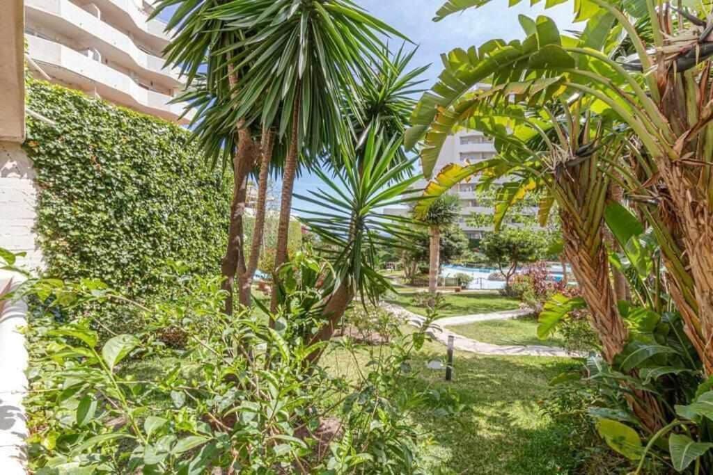 797 Holiday Rentals- Precioso Piso Con Vistas Al Jardin En Benalbeach Benalmádena Exterior photo